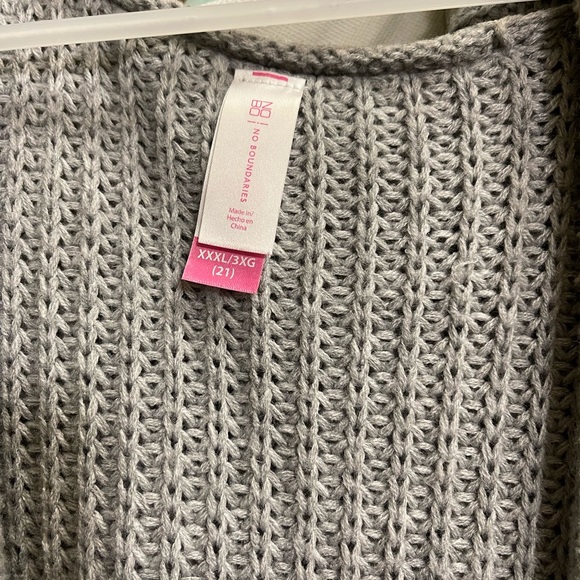 XXXL No Boundaries Cardigan with Hood - Picture 4 of 4